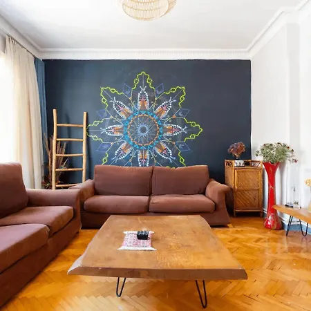 Cozy Flat 6 Min Walking To Taksim Square *