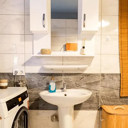 Cozy Flat 6 Min Walking To Taksim Square