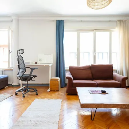 Cozy Flat 6 Min Walking To Taksim Square Apartment