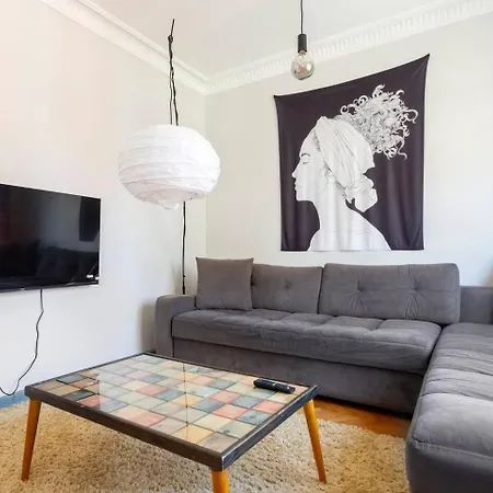 Cozy Flat 6 Min Walking To Taksim Square * Istanbul